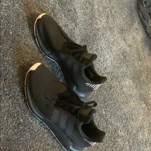 adidas Shoes - adidas tennis shoes! barely worn size 9! SO COMFY! adidas Shoes - adidas tennis shoes! barely worn size 9! SO COMFY!